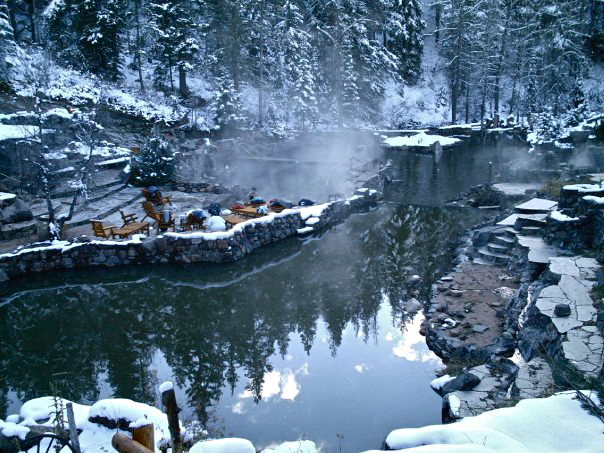Snowshoeing-trip-steamboat-springs-hot-springs-dirtbagdreams.com