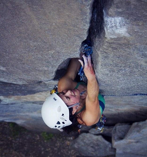 Petzl Elia Women's Climbing helmet review | Dirtbag Dreams Petzl-Elia-Womens-climbing-helmet-review-dirtbagdreams.com