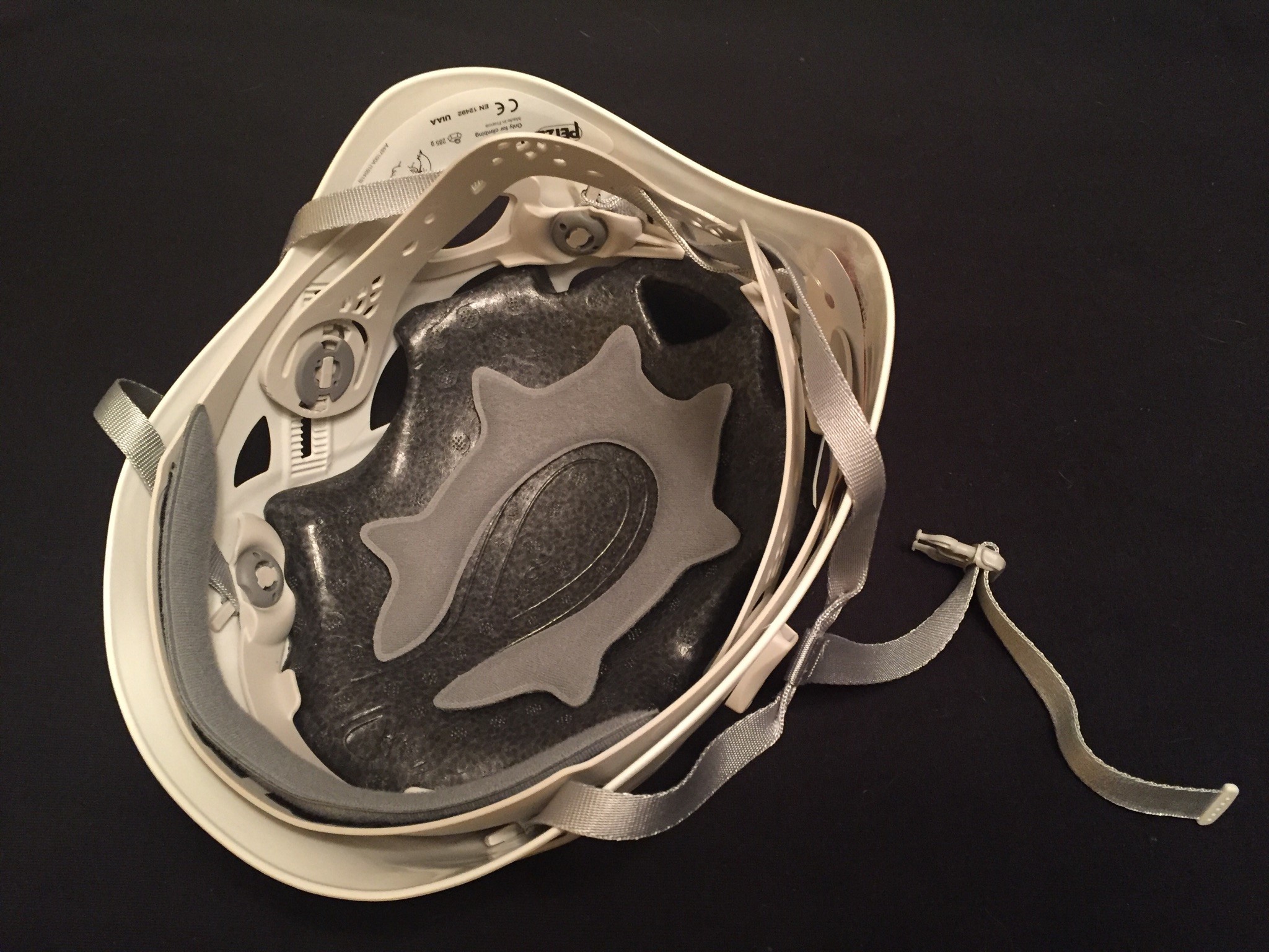 Petzl Elia Women's Climbing helmet review | Dirtbag Dreams Petzl-Elia-Womens-climbing-helmet-review-dirtbagdreams.com