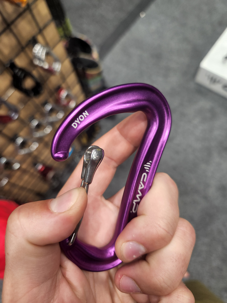 carabiner-dirtbagdreams.com