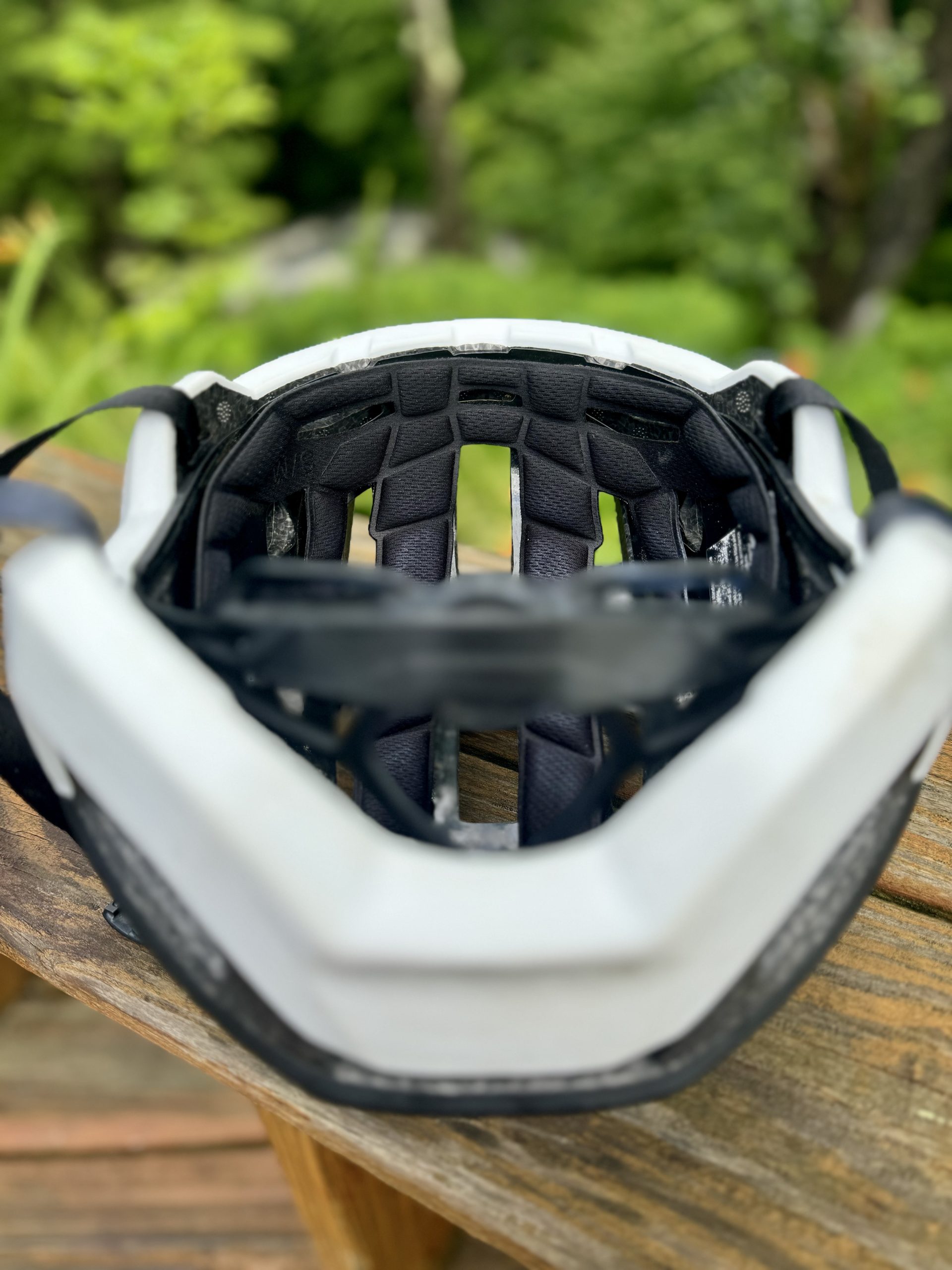 Casque VTT Julbo FOREST EVO MIPS – Unisexe Adulte – Protection Optimale, Visière Réglable, Rangement Lunettes