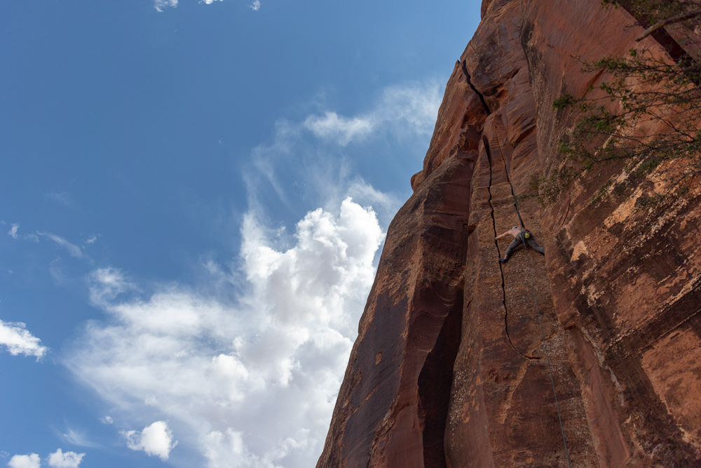 rock-climbing-outdoors-thelink