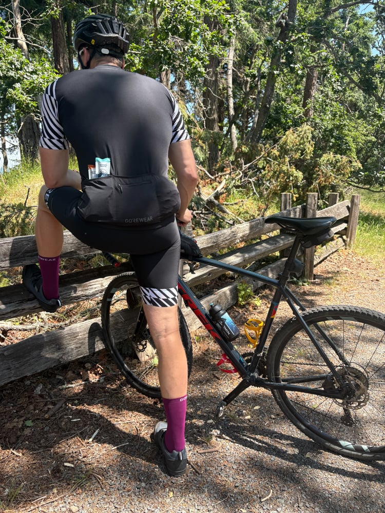 gorewear-swiftride-kit-the-link