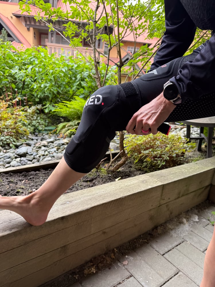 shred-flexi-knee-pad-the-link