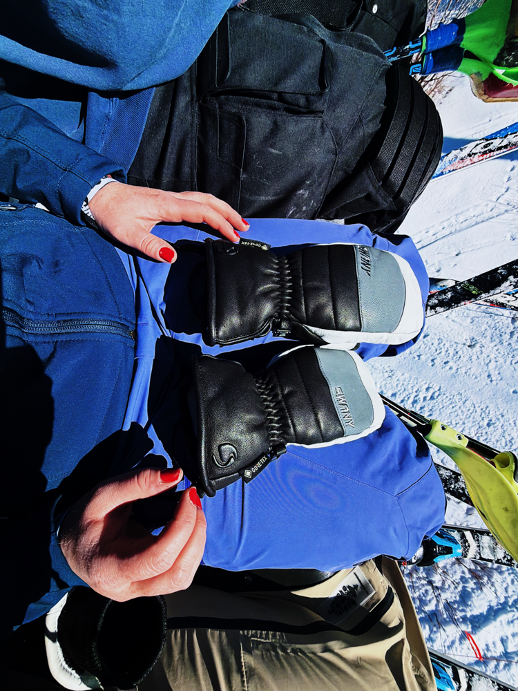 swany-calore-mitts-the-link